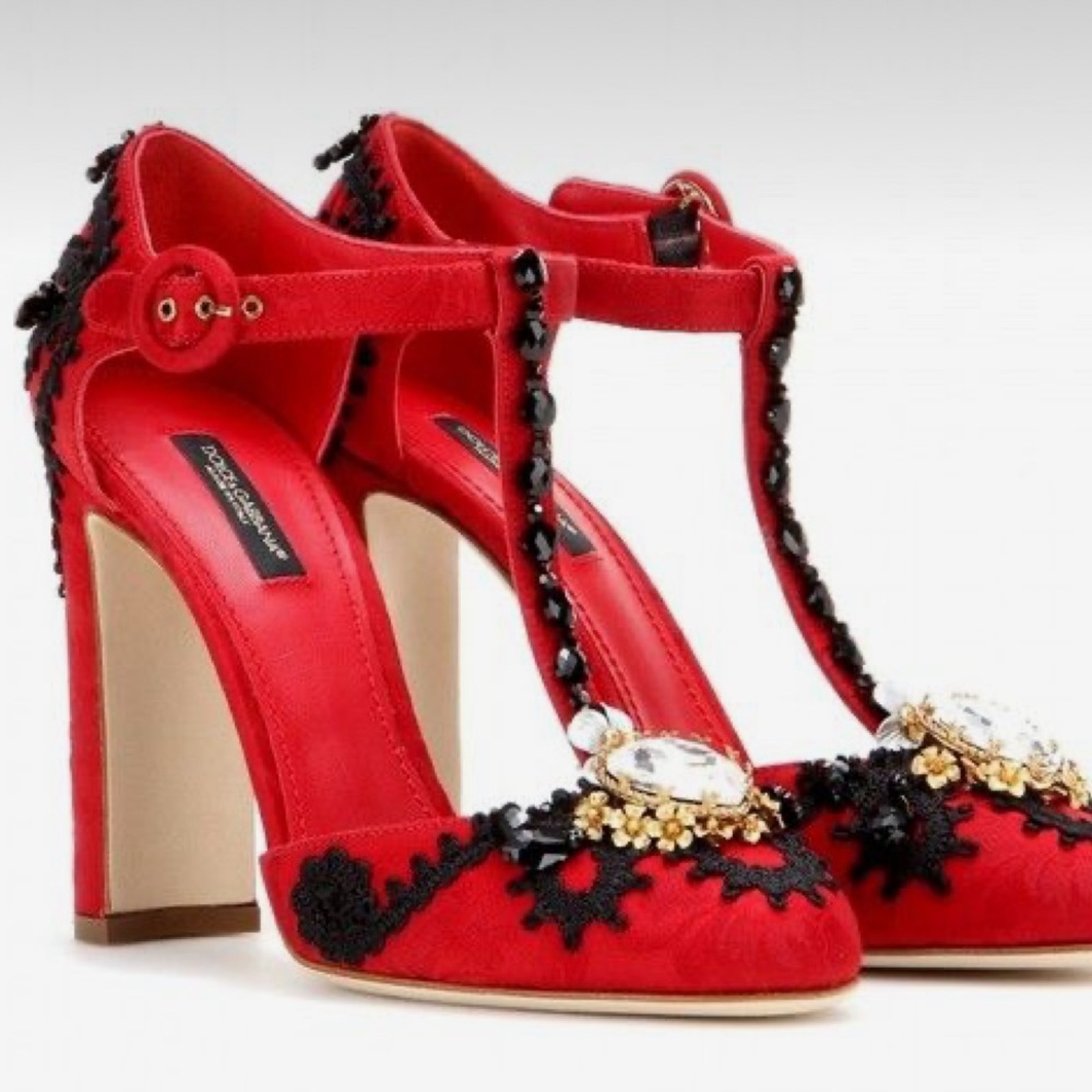 Amazing Dolce & Gabbana Red Heart T-Strap Jacquard Heels Sexy chic shoe!❤️